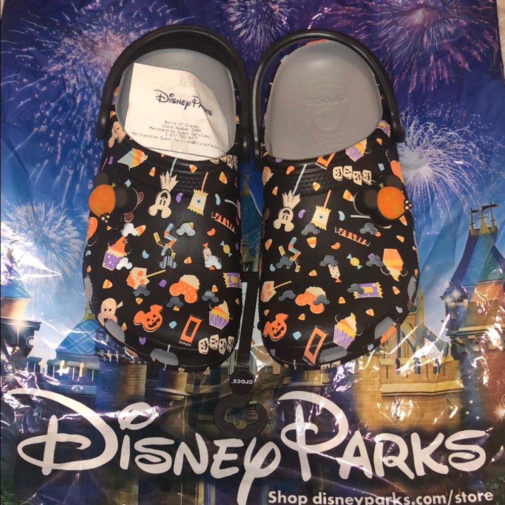 🎃ONLY ONE🏰DISNEY PARKS NWT LIGHT UP CROCS🔥M6/W8